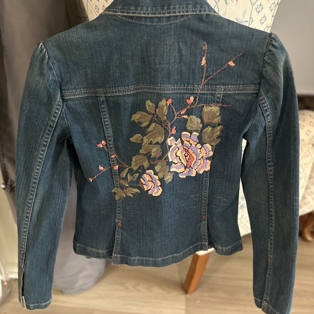 TRENDY, STYLISH, Spring OR Summer Young Adult Cropped Jean Jacket! Crop Jacket!